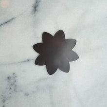 Load image into Gallery viewer, Daisy Magnet