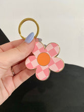 Load image into Gallery viewer, Checkerboard Daisy Metal Keychain
