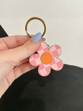 Load image into Gallery viewer, Checkerboard Daisy Metal Keychain

